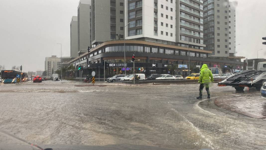 Seralar hayalet gibi uçtu! Pencereden bakan Antalyalılar gözlerine inanamadı - Resim: 58
